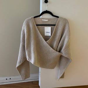 Oak and fort beige criss cross off the shoulder sweater size small never worn